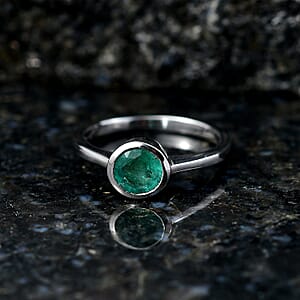 D'Joy Kagem Zambian Emerald 0.85 ctw Ring in Rhodium Over Sterling Silver (Size 6.0)