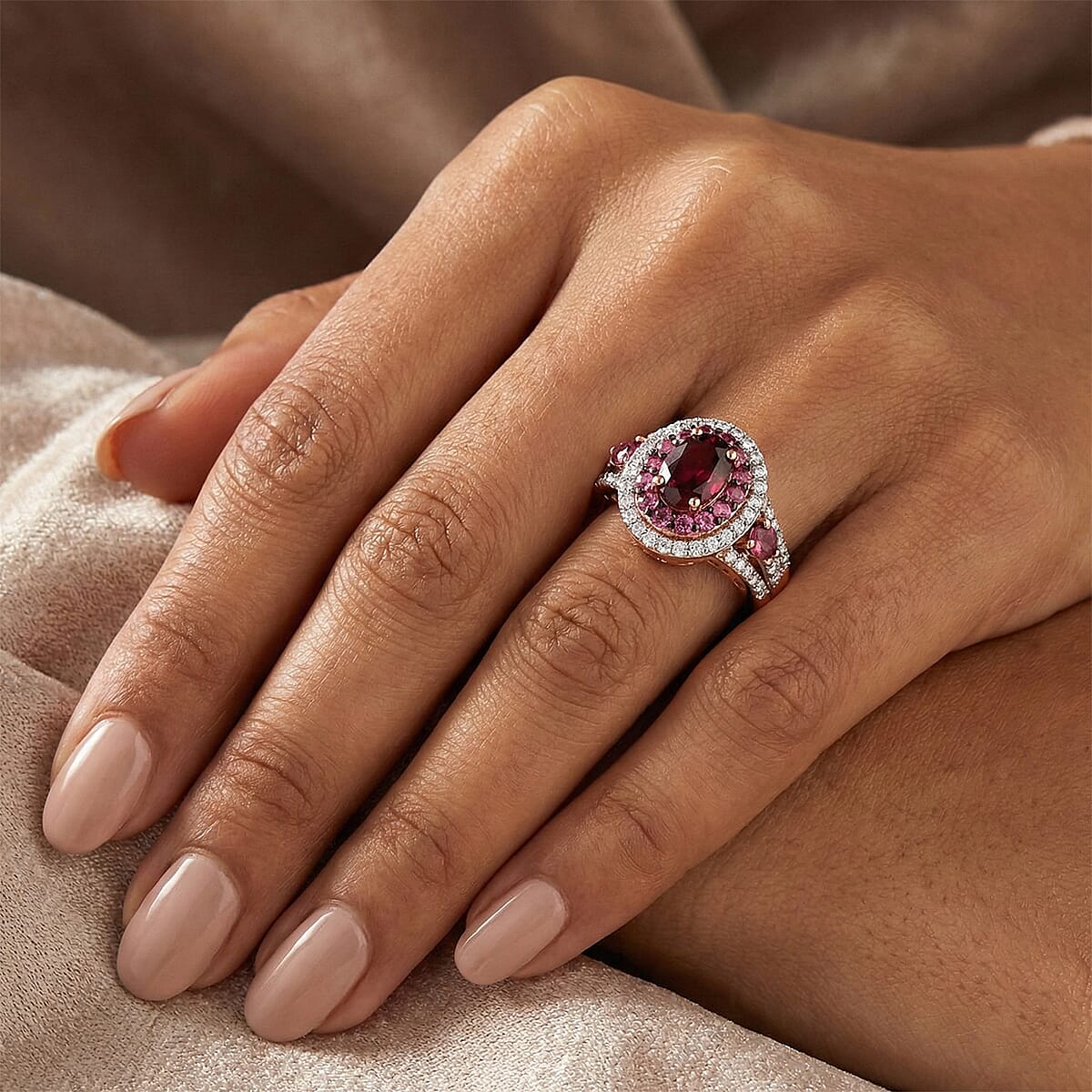 D'Joy Premium Orissa Rhodolite Garnet and Moissanite 2.20 ctw Wine Fire Halo Ring in 18K Vermeil Rose Gold Over Sterling Silver (Size 10.0) image number 2