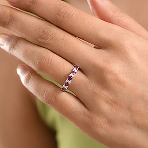 D'Joy Premium Orissa Rhodolite Garnet and Moissanite 0.90 ctw Velvet Glow Band Ring in Rhodium Over Sterling Silver (Size 6.0)