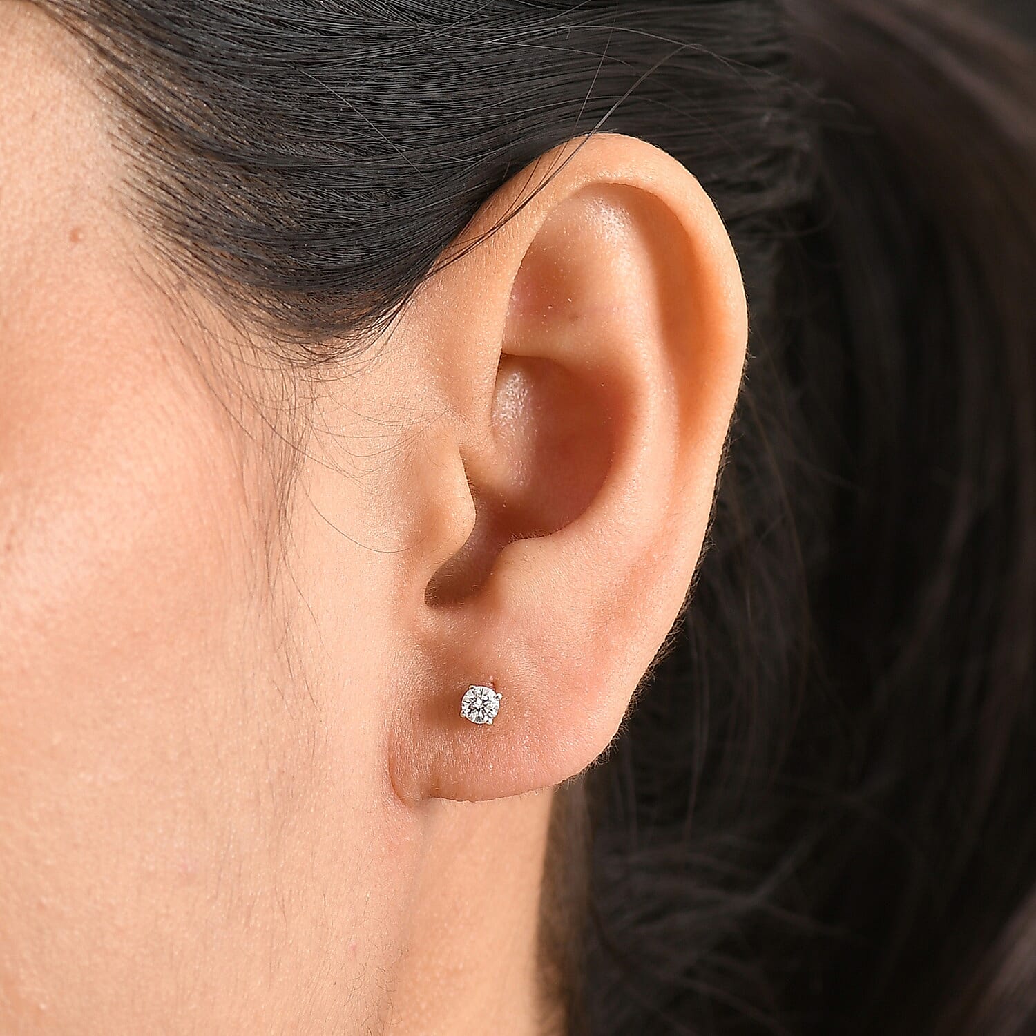 Luxuriant Lab Grown Diamond G-H SI 0.25 ctw Solitaire Stud Earrings in 18K Vermeil YG Over Sterling Silver