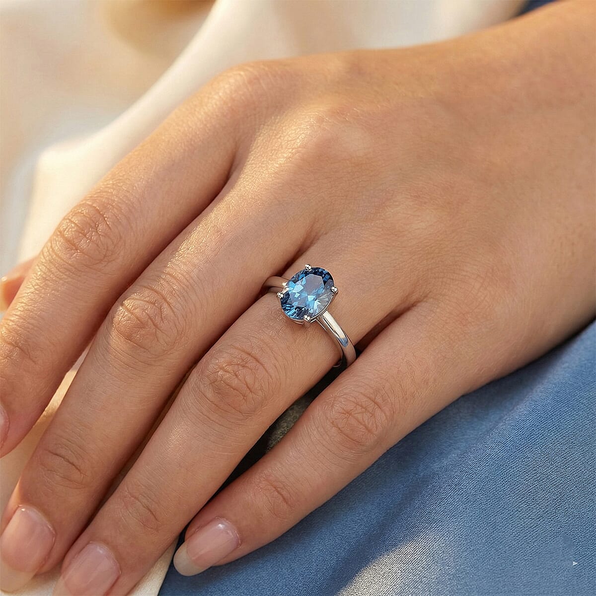 Luxuriant Lab Grown Blue Diamond (VS) (IR) 2.00 ctw Solitaire Ring in Rhodium Over Sterling Silver (Size 6.0) image number 2