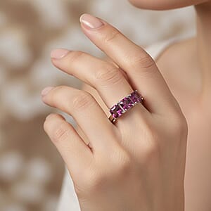 D'Joy Premium Orissa Rhodolite Garnet 2.60 ctw Trilogy Ring in Rhodium Over Sterling Silver (Size 8.0)