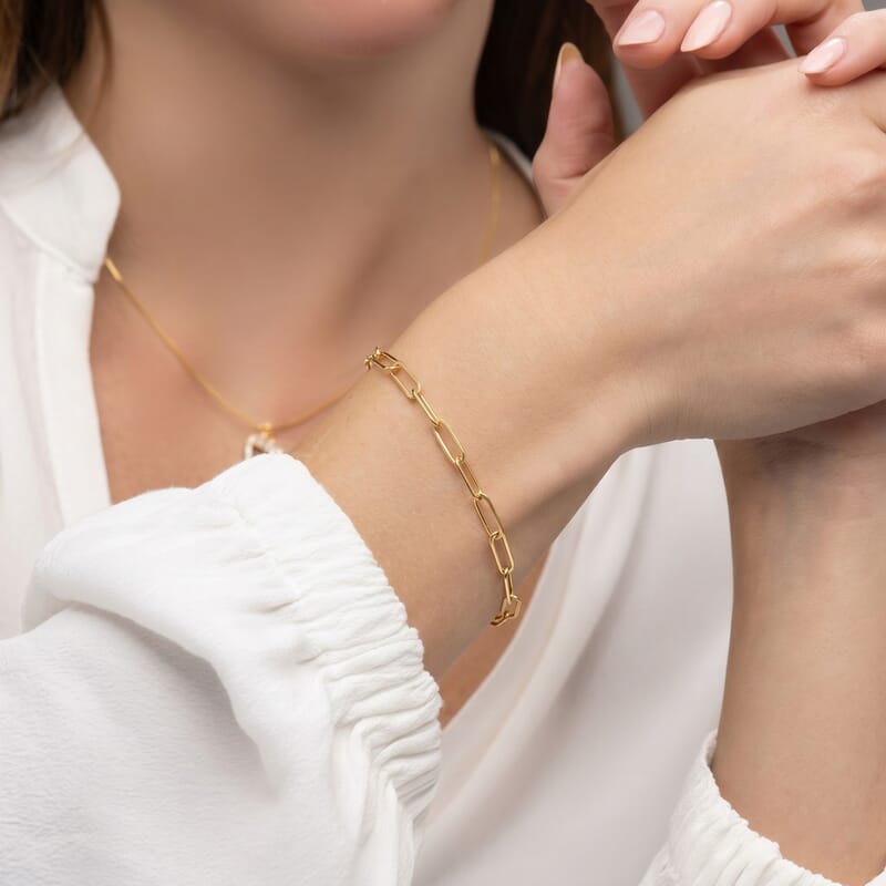 2.5mm Paperclip Chain Bracelet in 10K Yellow Gold (7.50 In) 0.9 Grams