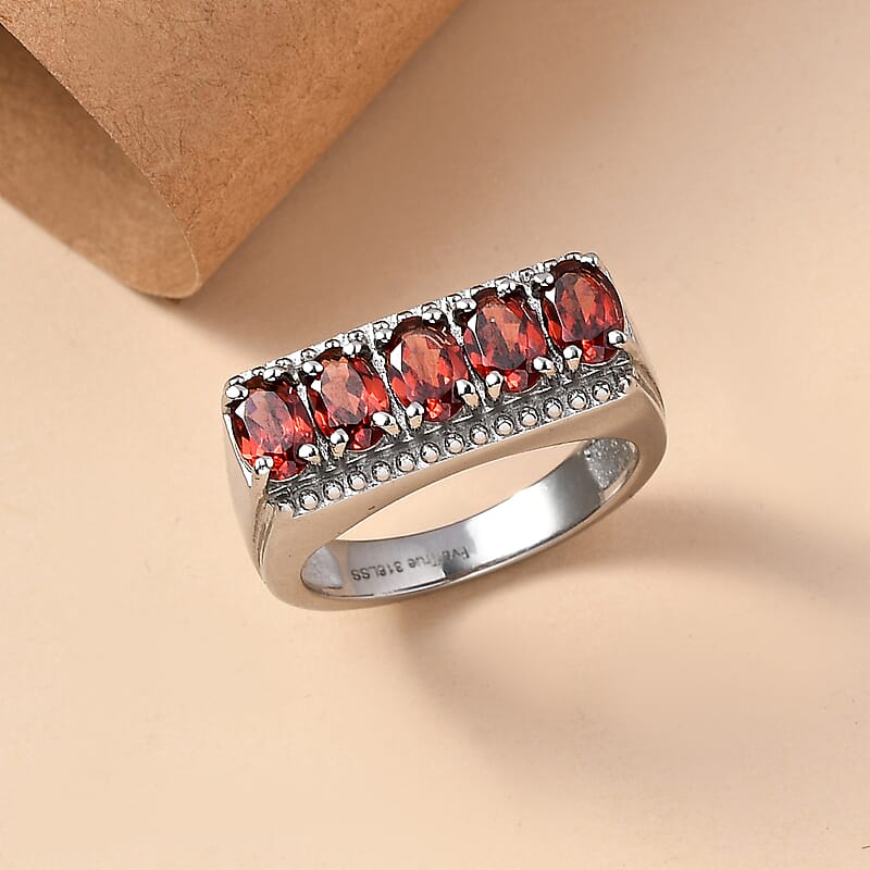 EverTrue Mozambique Garnet 2.75 ctw Men's Ring in Stainless Steel (Size 11.0)