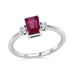 Premium Niassa Ruby (FF) and Luxuriant Lab Grown Diamond G-H SI 1.70 ctw Promise Ring in Rhodium Over Sterling Silver (Size 7.0)