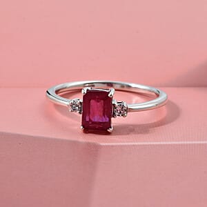 Premium Niassa Ruby (FF) and Luxuriant Lab Grown Diamond G-H SI 1.70 ctw Promise Ring in Rhodium Over Sterling Silver (Size 8.0)