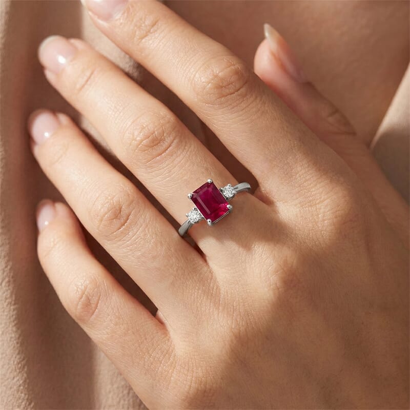 Premium Niassa Ruby (FF) and Luxuriant Lab Grown Diamond G-H SI 1.70 ctw Promise Ring in Rhodium Over Sterling Silver (Size 9.0)