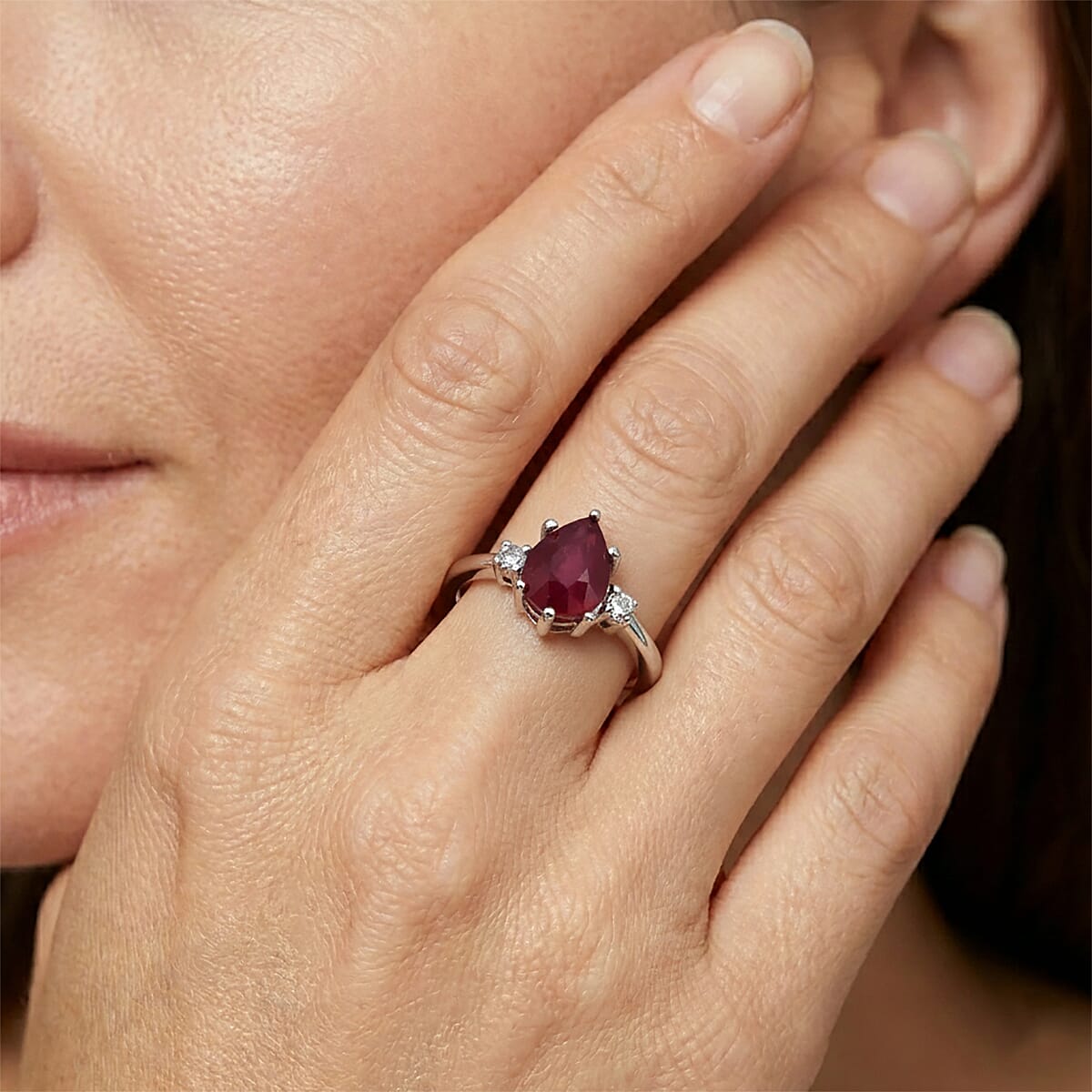 Premium Niassa Ruby (FF), Luxuriant Lab Grown Diamond G-H SI 1.70 ctw Promise Ring in Rhodium Over Sterling Silver (Size 6.0) image number 2