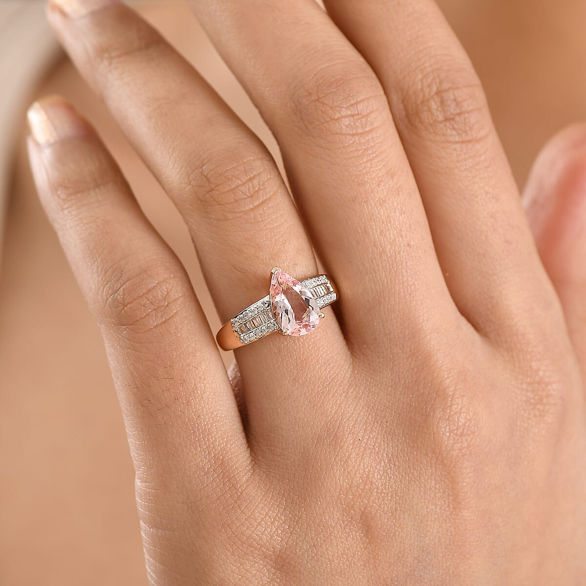 Luxoro Premium Pink Morganite and Diamond G-H I2 2.00 ctw Forever Rose Ring in 10K Rose Gold (Size 8.0) image number 2