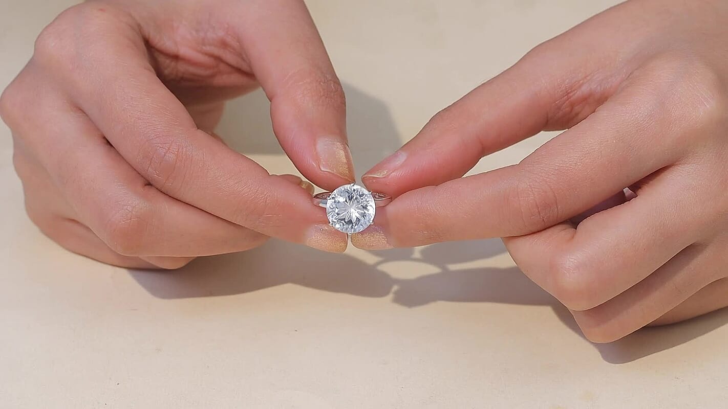 D'Joy White Topaz Crown Solitaire Ring in Rhodium Over Sterling Silver (Size 10.0) 7.80 ctw
