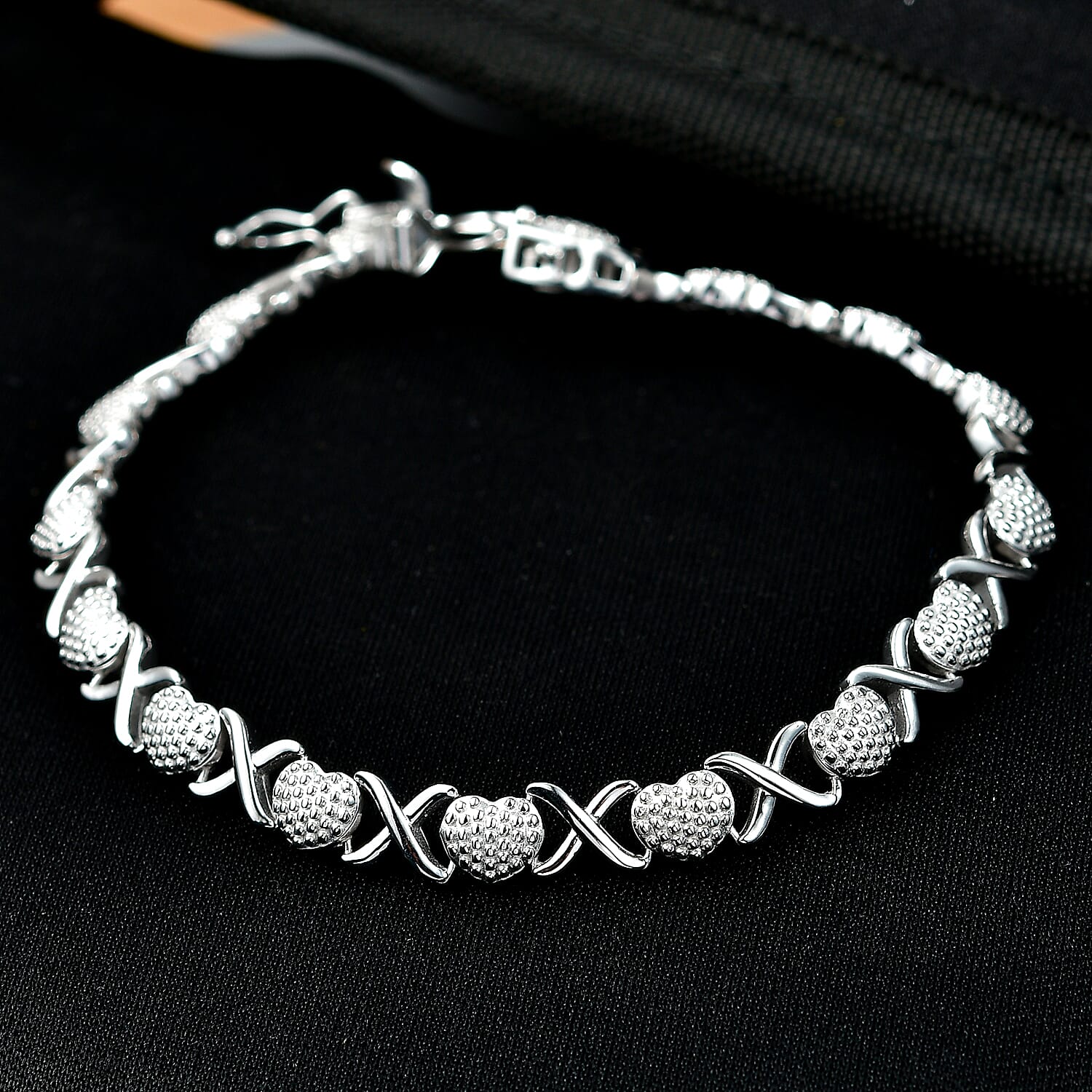 D'Joy XOXO Heart Bracelet in Rhodium Over Sterling Silver (7.25 In) 14.25 Grams