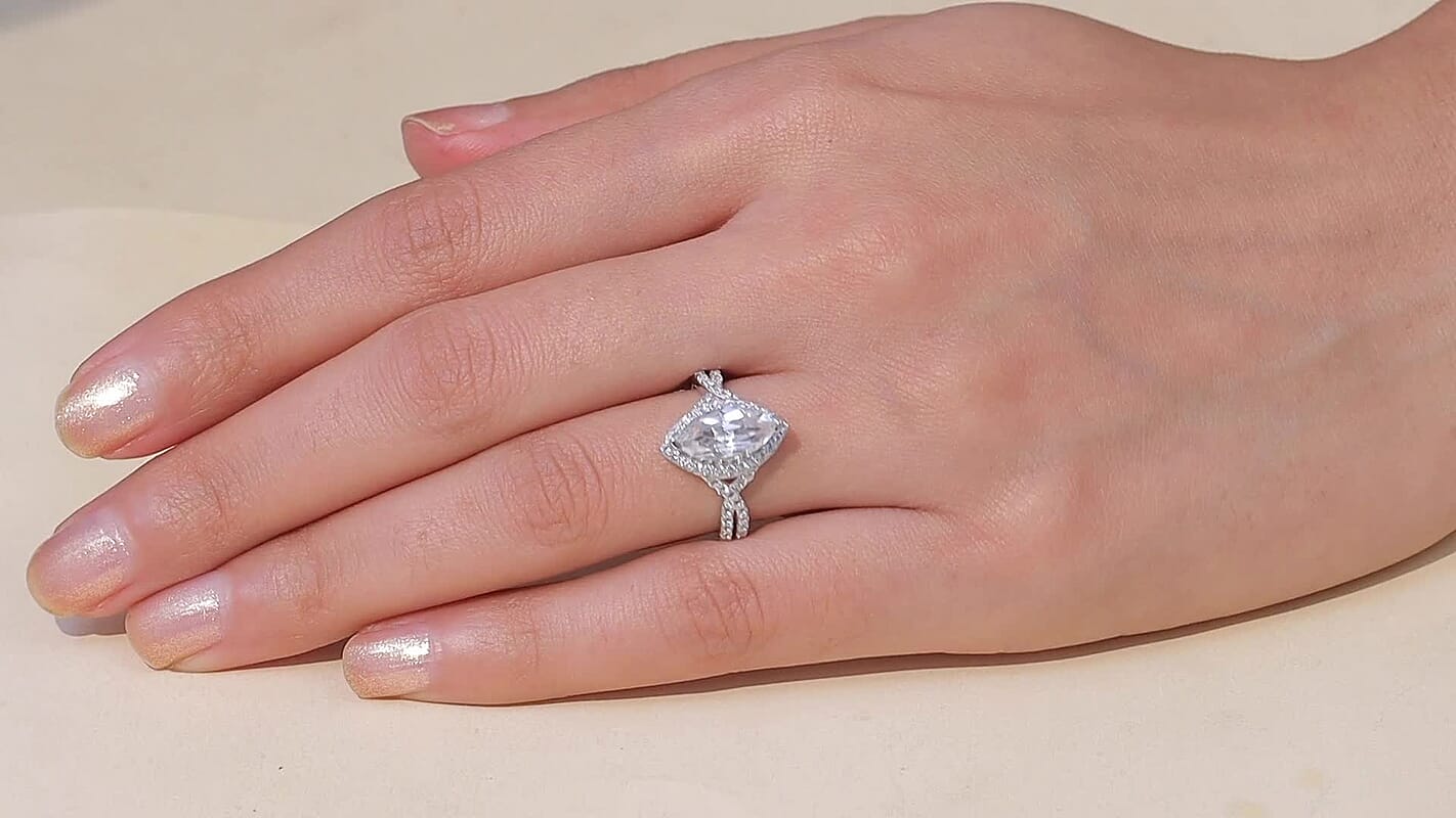 D'Joy White Topaz Ring in Rhodium Over Sterling Silver (Size 10.0) 3.00 ctw