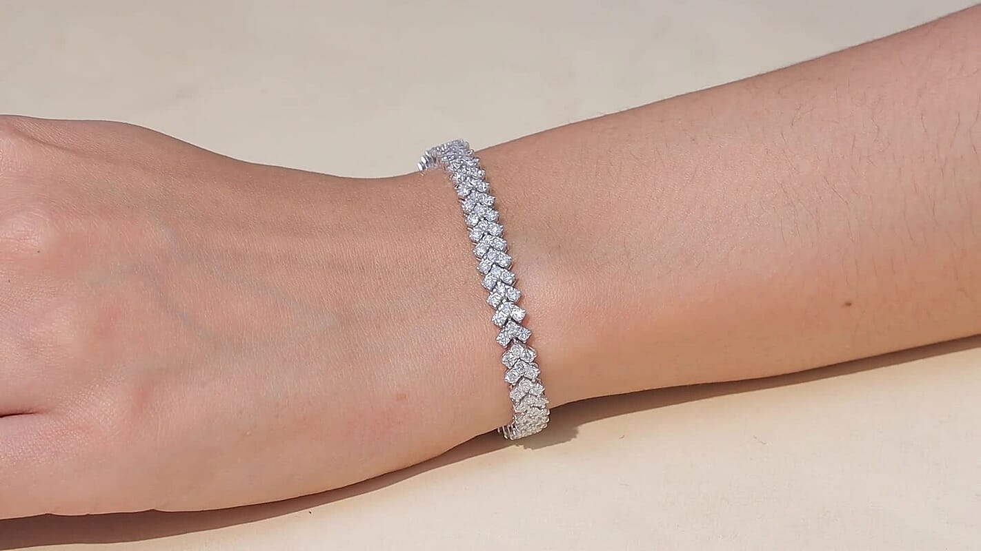 Luxuriant Lab Grown Diamond G-H SI 7.10 ctw Bracelet in Rhodium Over Sterling Silver (7.25 In)