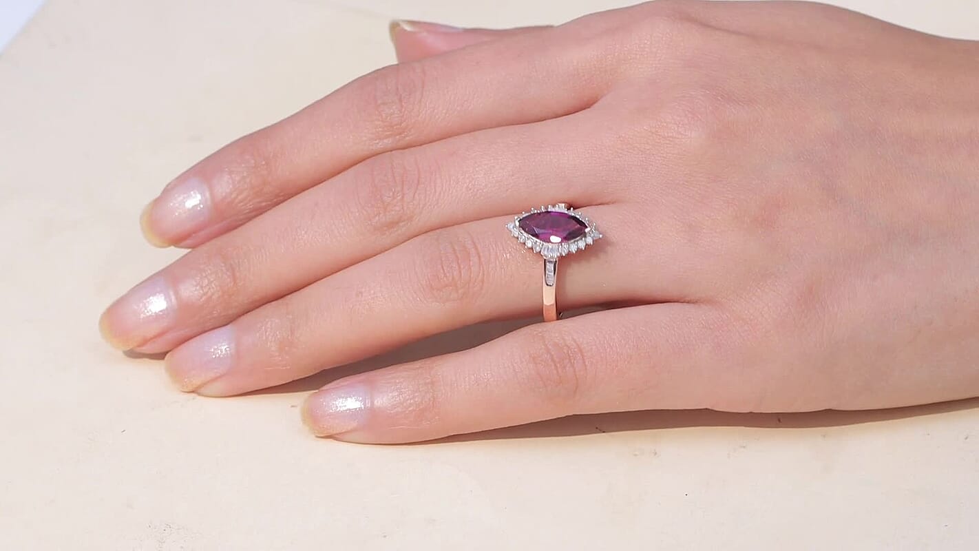 D'Joy Premium Orissa Rhodolite Garnet, Diamond (0.30 cts) Ring in 18K Vermeil RG Over Sterling Silver (Size 10.0) 2.30 ctw