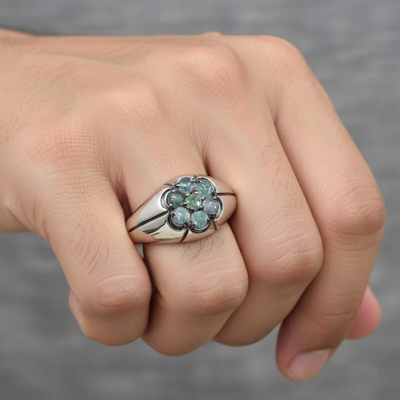 D'Joy Narsipatnam Alexandrite 0.90 ctw Men's Ring in Rhodium Over Sterling Silver (Size 10.0)
