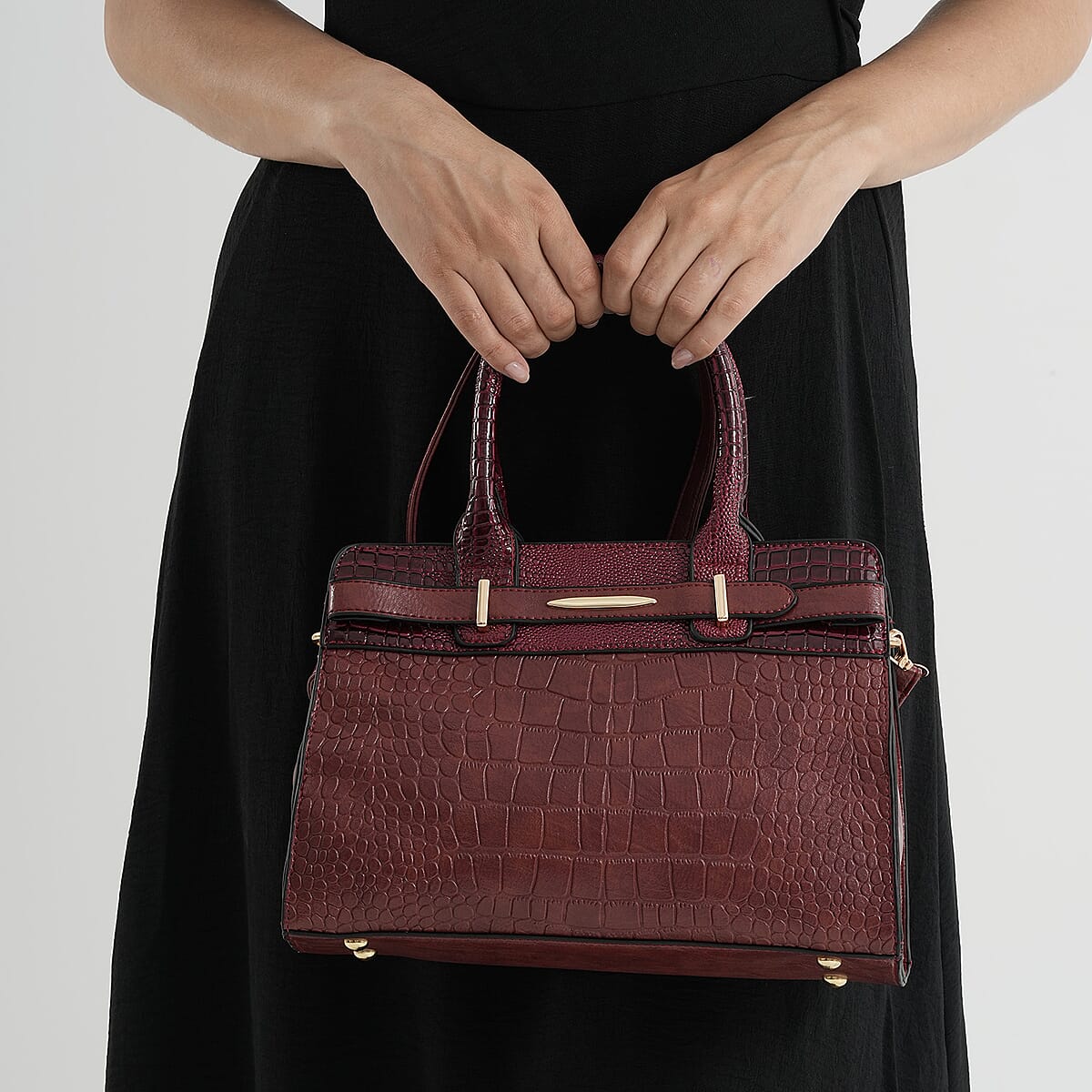 Passage Burgundy 3pcs Set Multi Pocket Tote Bag and Wristlet image number 2
