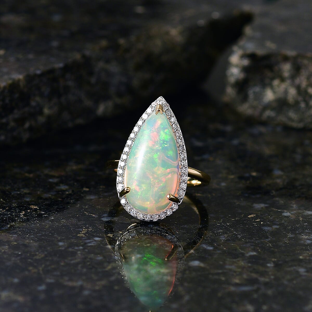 Premium Ethiopian Welo Opal and Luxuriant Lab Grown Diamond G-H SI 5.80 ctw Ring in 10K Yellow Gold (Size 7.0) 4.03 Grams image number 1