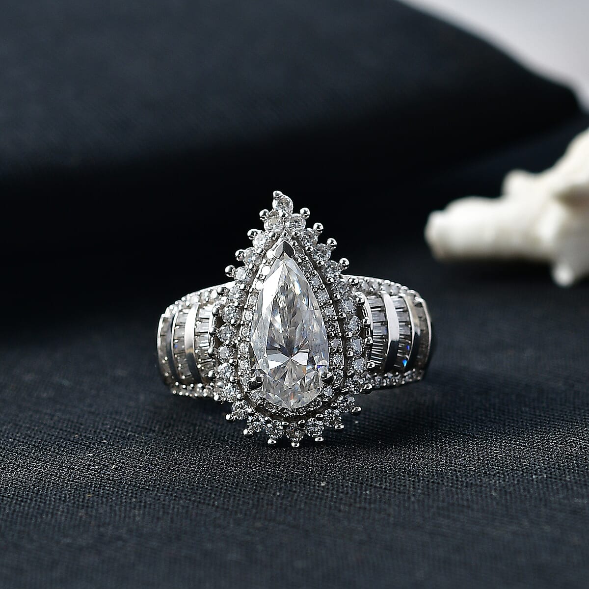 D'Joy Moissanite 3.20 ctw Ring in Rhodium Over Sterling Silver (Size 6.0) image number 1