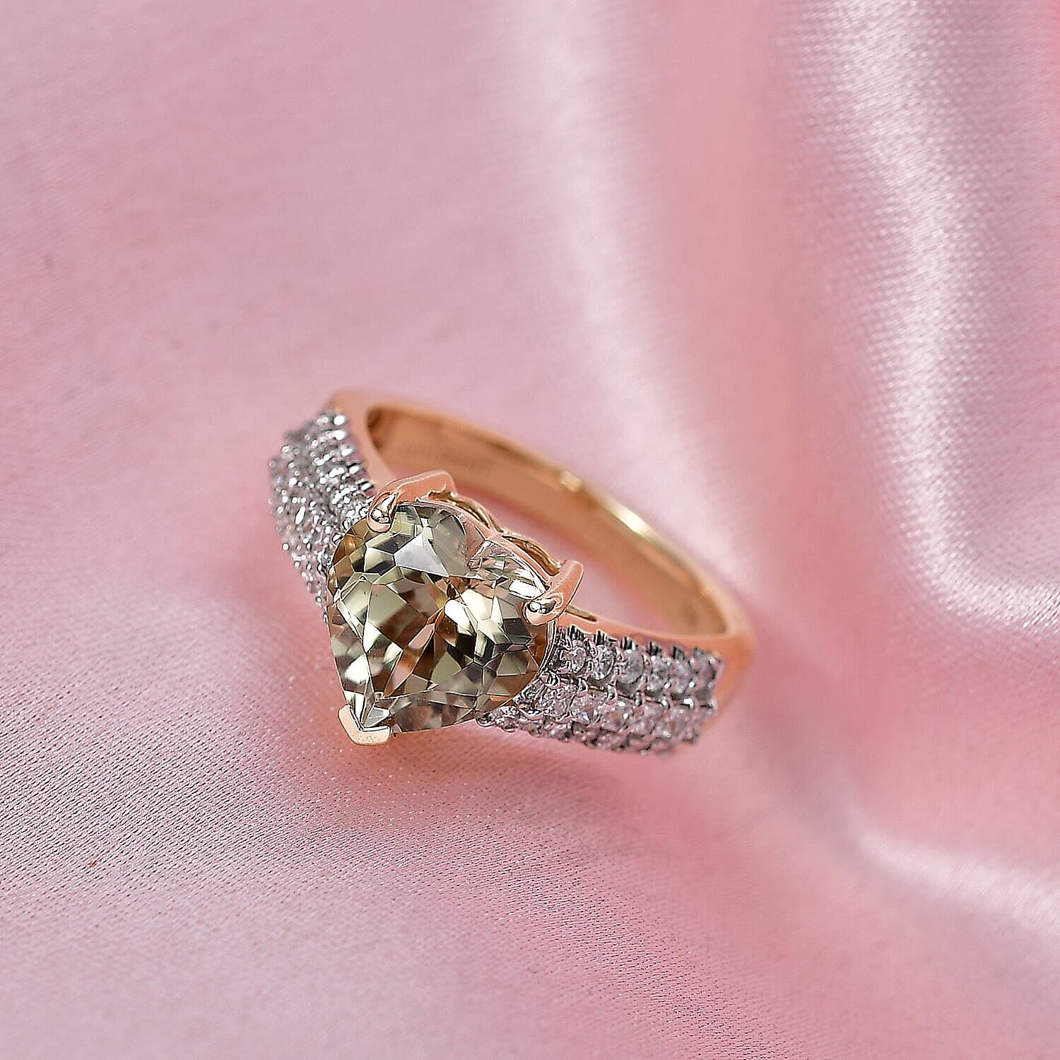 Certified & Appraised AAA Turkizite and Luxuriant Lab Grown Diamond G-H SI 3.56 ctw Ring in 10K Yellow Gold (Size  5.0)