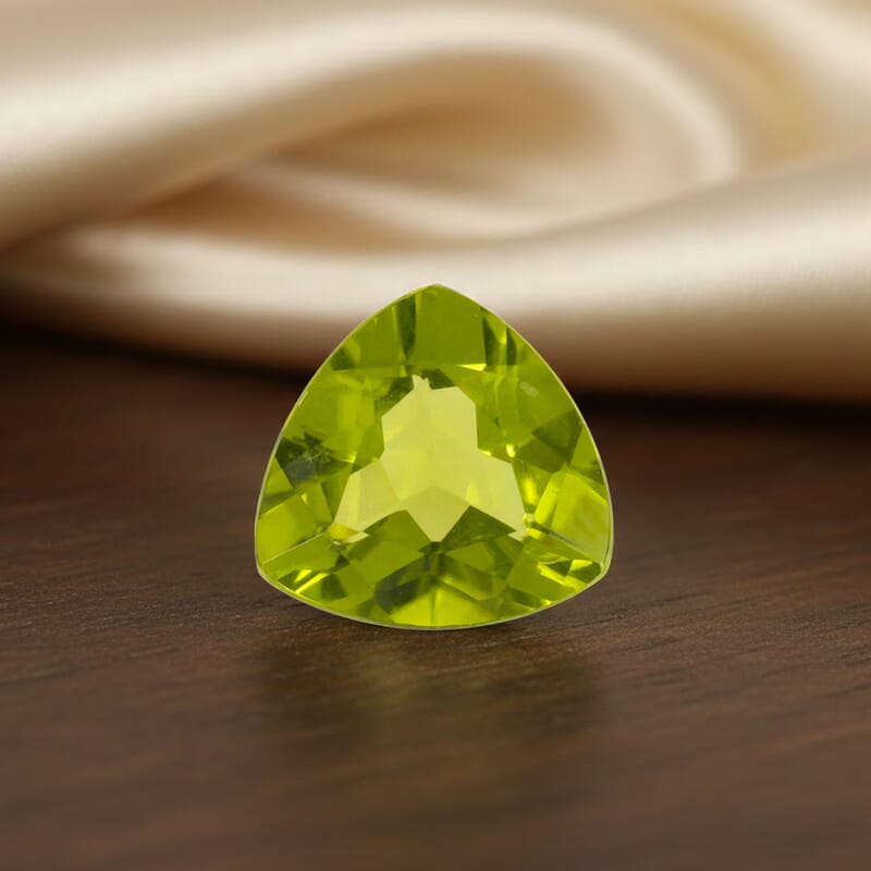 AAAA Hebei Peridot (Trl 10 mm) 3.00 ctw