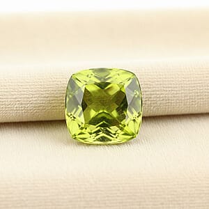 AAAA Hebei Peridot (Cush 9x9 mm) 3.00 ctw