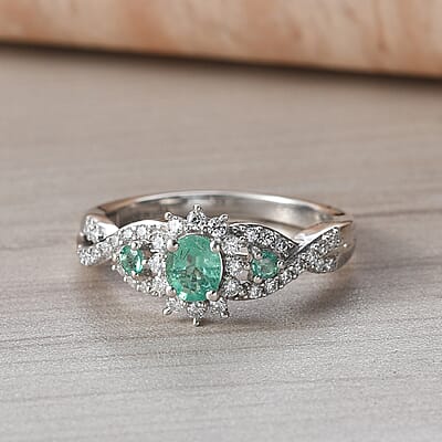 D'Joy Boyaca Colombian Emerald and Moissanite 0.70 ctw Bloom Brilliance Ring in Rhodium Over Sterling Silver (Size 7.0)