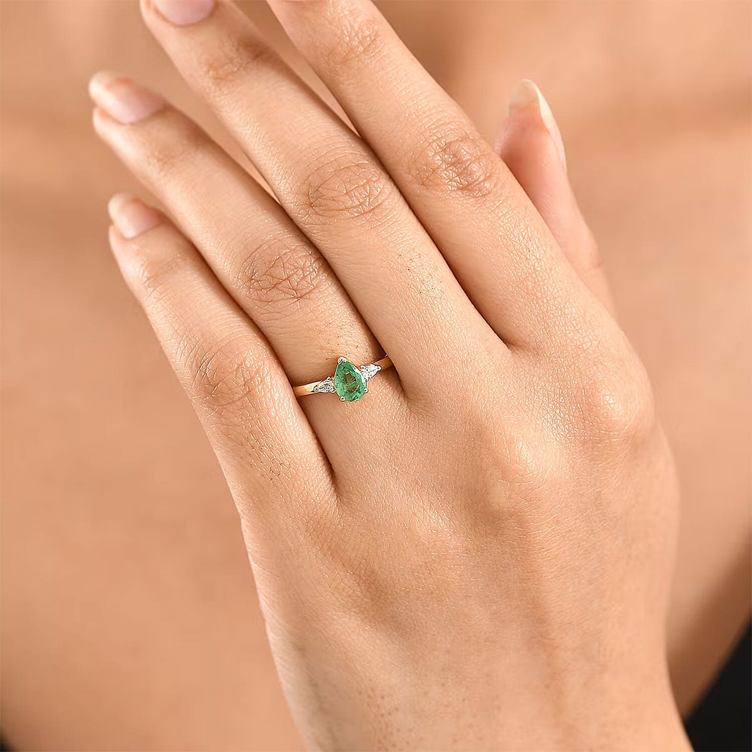 Luxoro Premium Boyaca Colombian Emerald and Diamond I2 0.75 ctw Green Flame Elegance Ring in 10K Yellow Gold (Size 10.0)