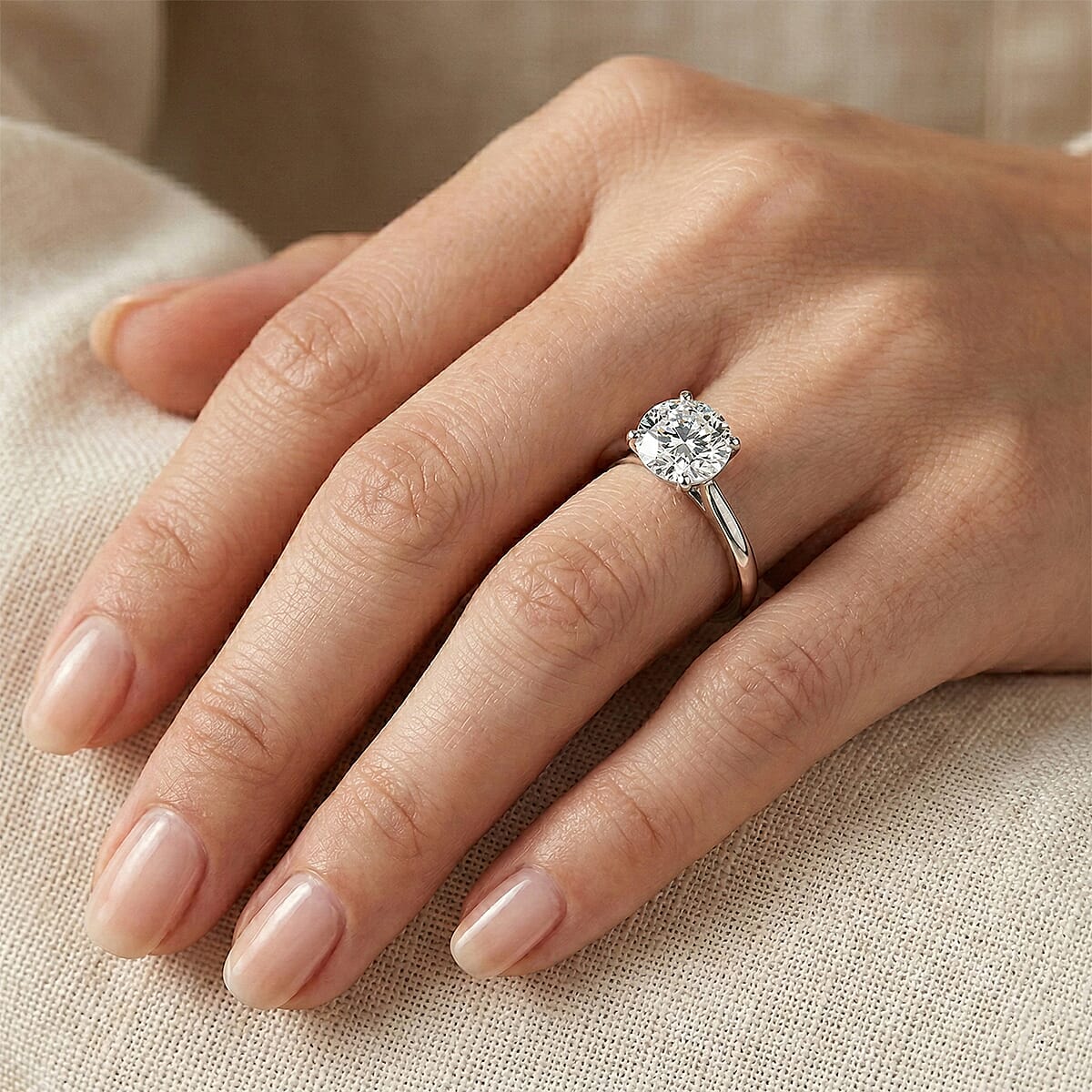 IGI Certified Luxuriant Lab Grown Diamond E-F VS 2.00 ctw Solitaire Ring in 950 Platinum (Size 9.0) 4.70 Grams image number 2