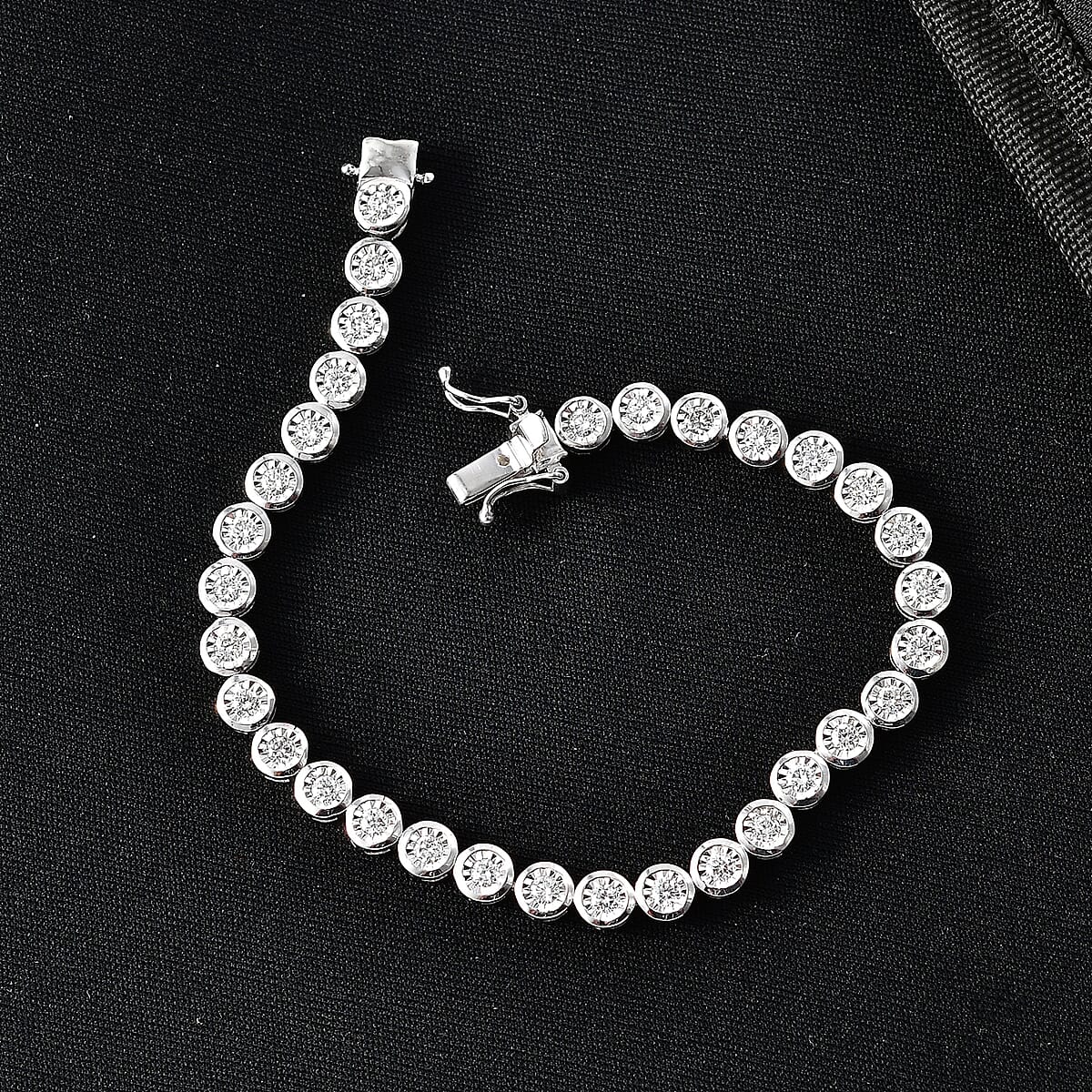 Luxuriant Lab Grown Diamond G-H SI 2.35 ctw Bracelet in Rhodium Over Sterling Silver (7.25 In) image number 1