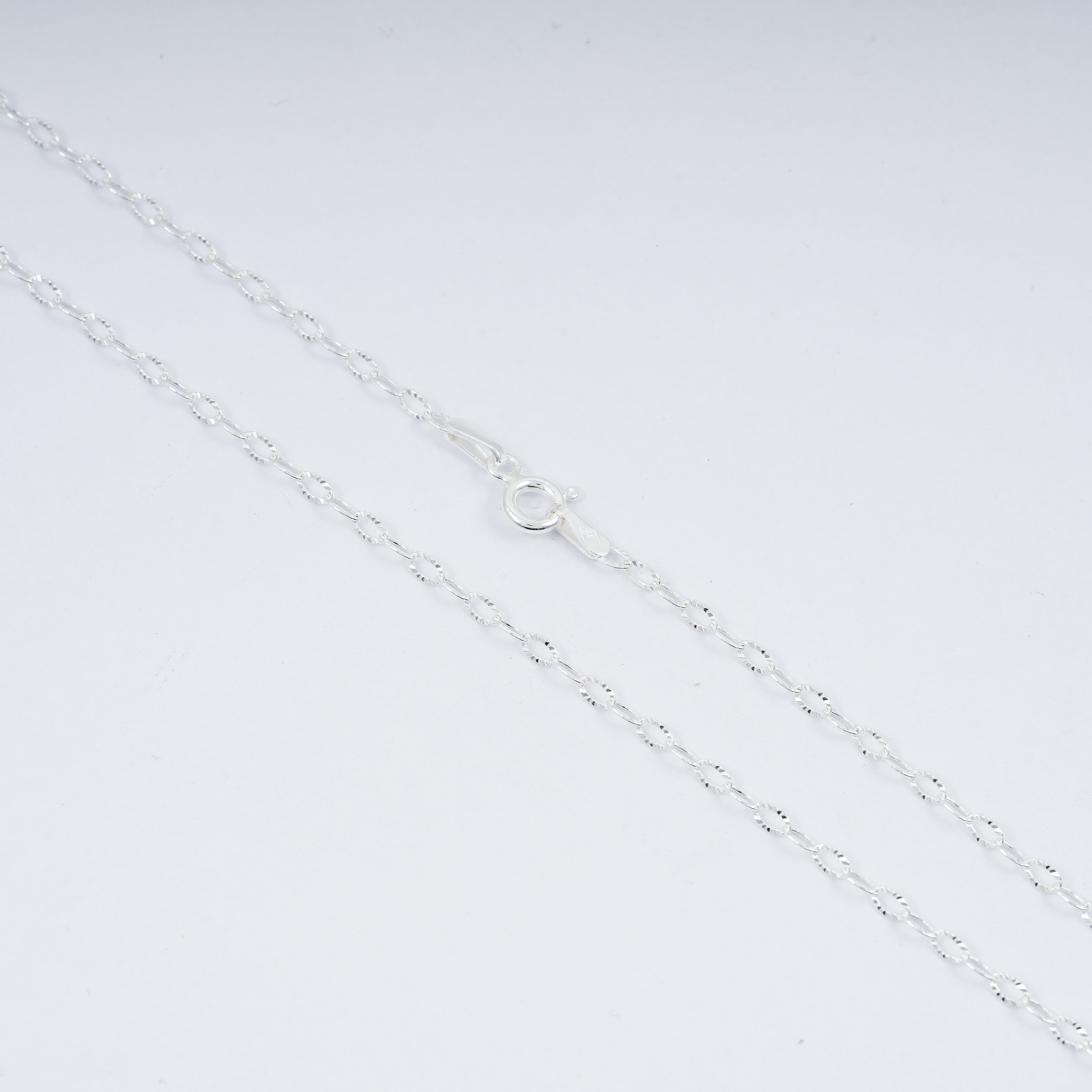 Italian Oval Drop Diamond-cut Chain Necklace in Sterling Silver 2.30 Grams (24 Inches)