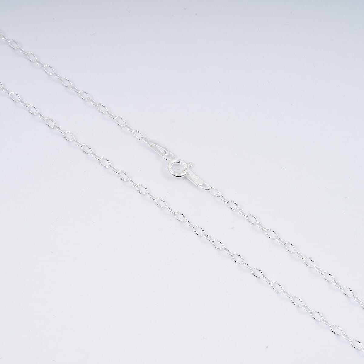 Italian Oval Drop Diamond-cut Chain Necklace in Sterling Silver 2.30 Grams (24 Inches) image number 2
