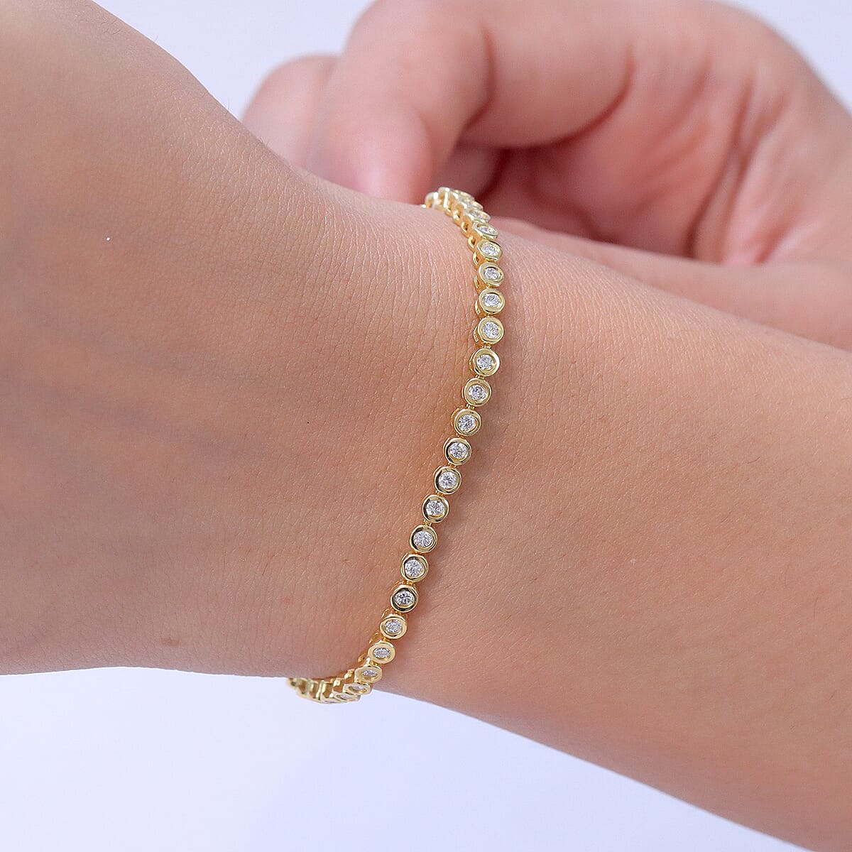 Luxuriant Lab Grown Diamond G-H SI 2.00 ctw Tennis Bracelet in 18K Vermeil Yellow Gold Over Sterling Silver (7.25 In) (Del. in 10-12 Days) image number 2