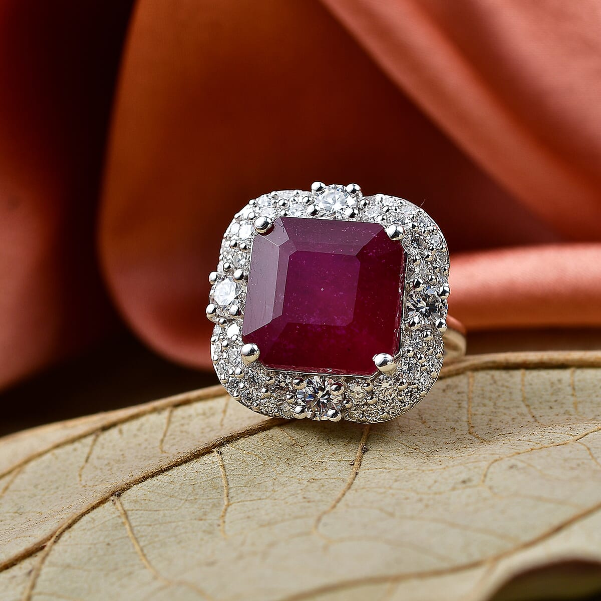 Certified & Appraised D'Joy Asscher Cut Niassa Ruby (FF) and Moissanite 13.00 ctw Ring in Rhodium Over Sterling Silver (Size 6.0) image number 1