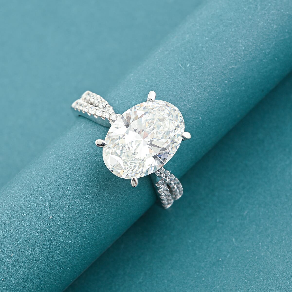 Luxuriant Lab Grown Diamond VS1 4.75 ctw Ring in 18K White Gold (Size  9.0)  4.85 Grams image number 1