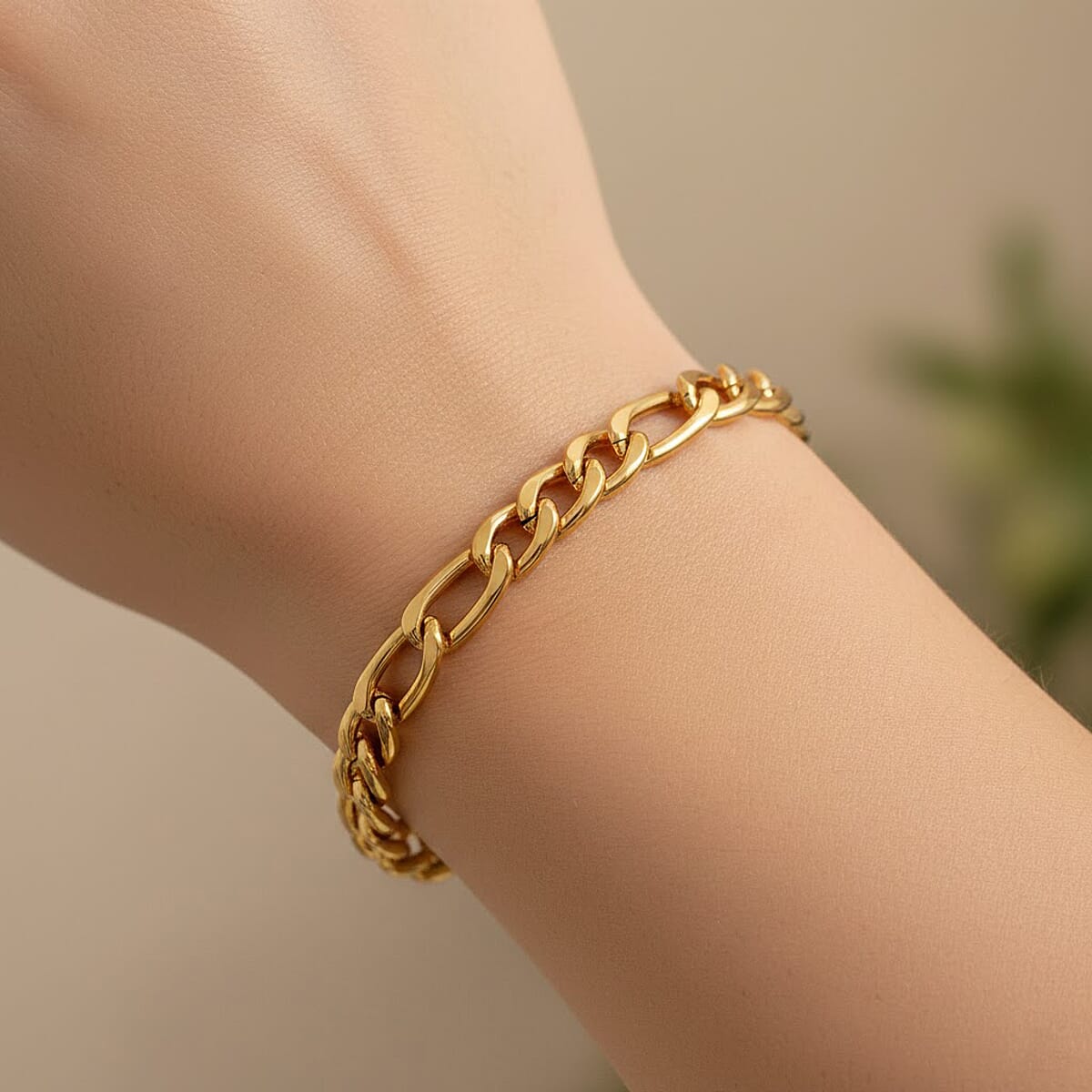 Figaro Chain Bracelet in ION Plated YG Stainless Steel (8.50 In) image number 2