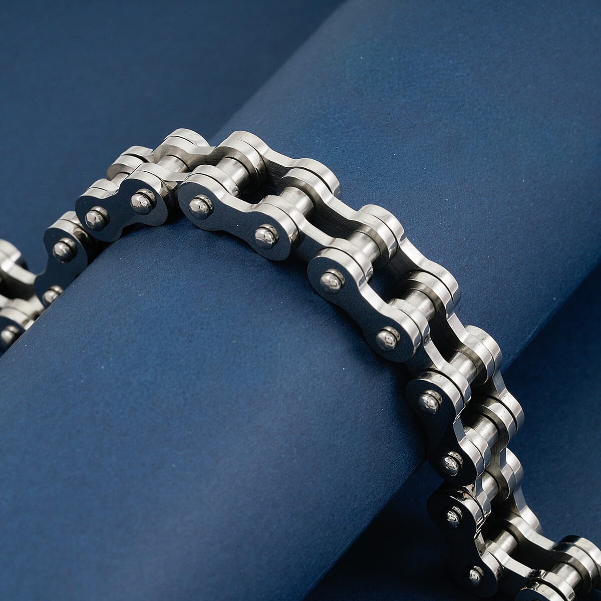Bicycle Chain Bracelet in Stainless Steel (9.00 In) image number 1