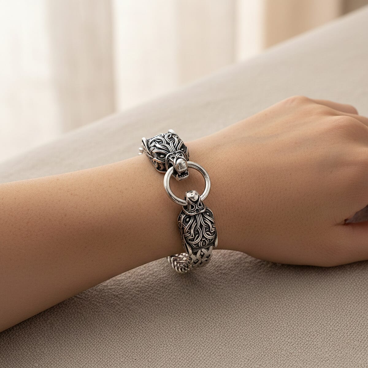 Viking Wolf Head Bracelet in Stainless Steel (9.50 In) image number 2