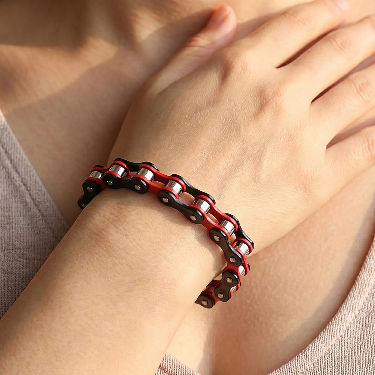 Red and Black Motorcycle Chain Bracelet in Stainless Steel (8.50 In) image number 2