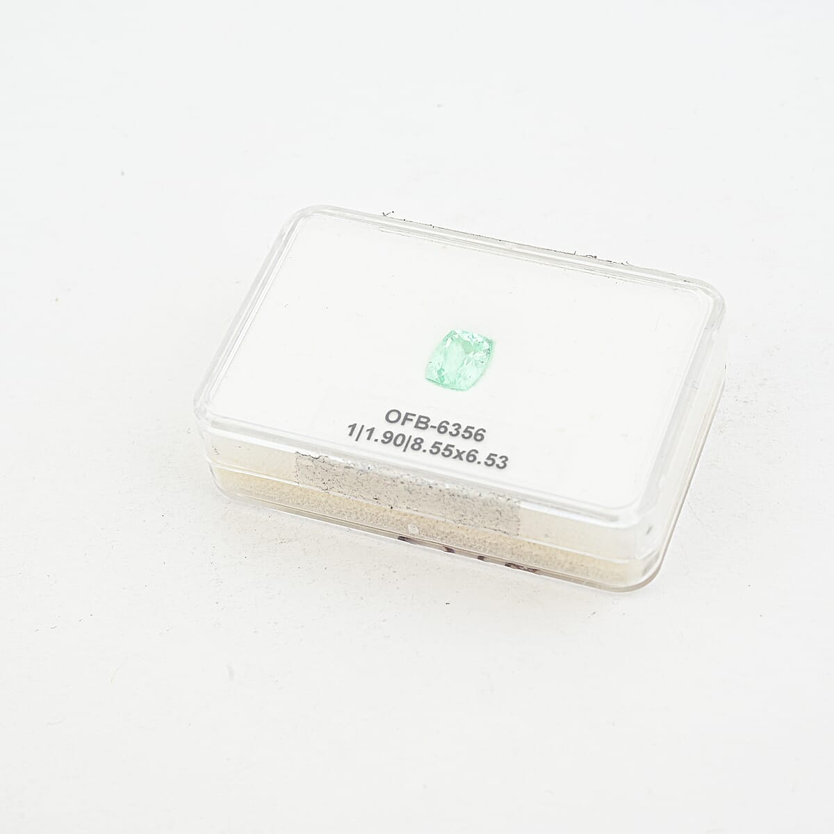 Certified & Appraised AAAA Paraiba Tourmaline (Cush Free Size) With Free Paraiba Book 1.00 ctw image number 4