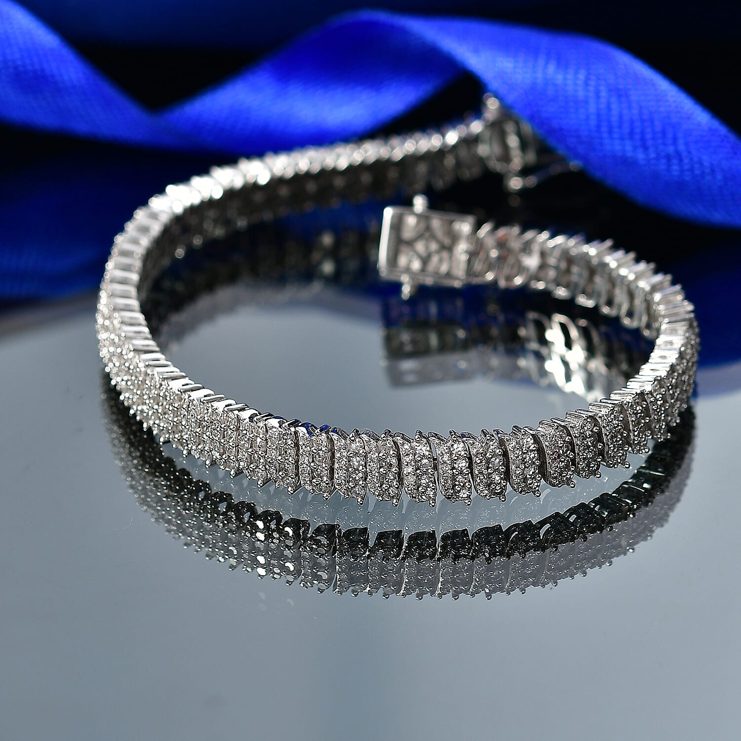 Luxuriant Lab Grown Diamond G-H SI 3.00 ctw Endless Light Flow Bracelet in Rhodium Over Sterling Silver (7.25 In)