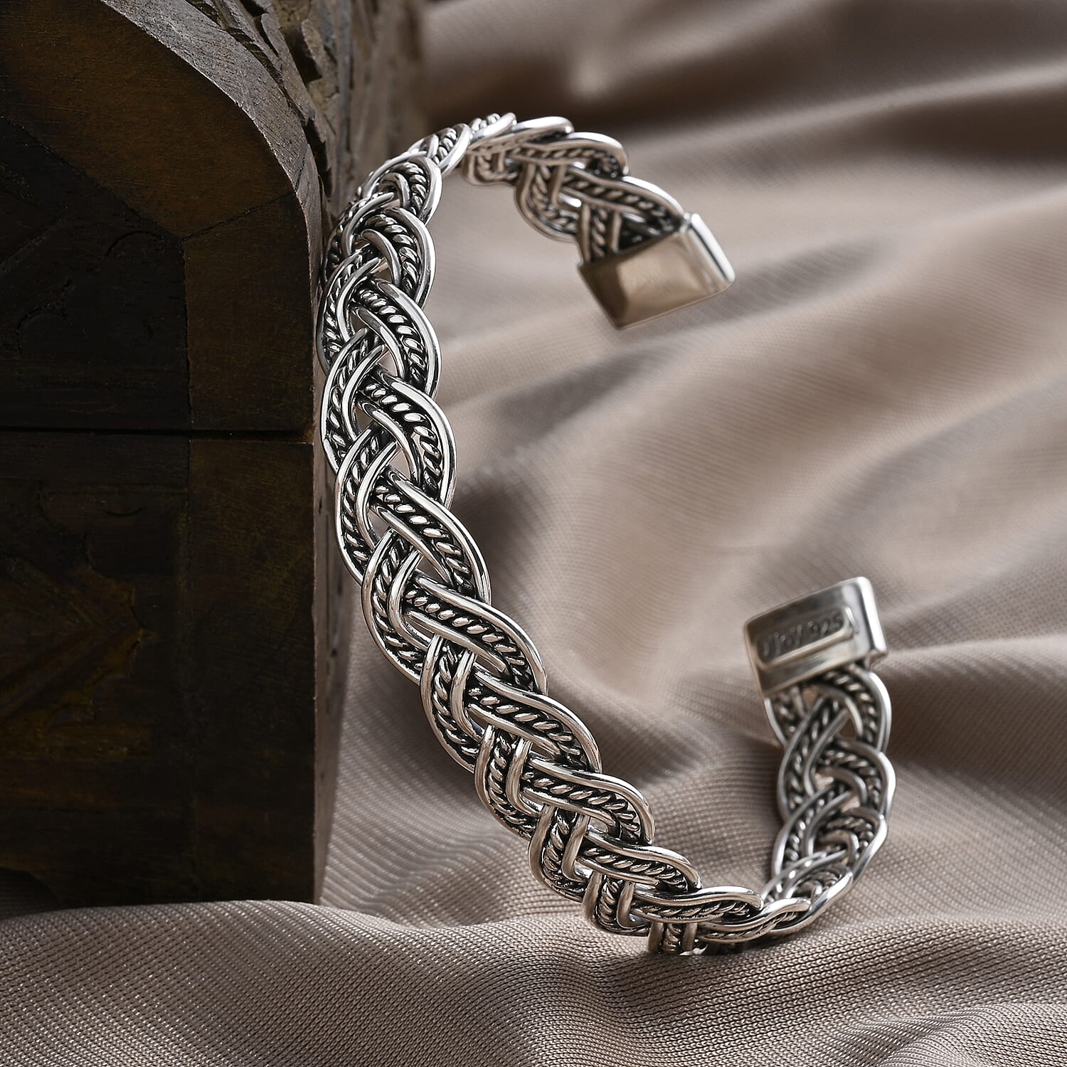 D'Joy Bali Legacy Bangle Bracelet in Sterling Silver (7.25 In) 21.60 Grams