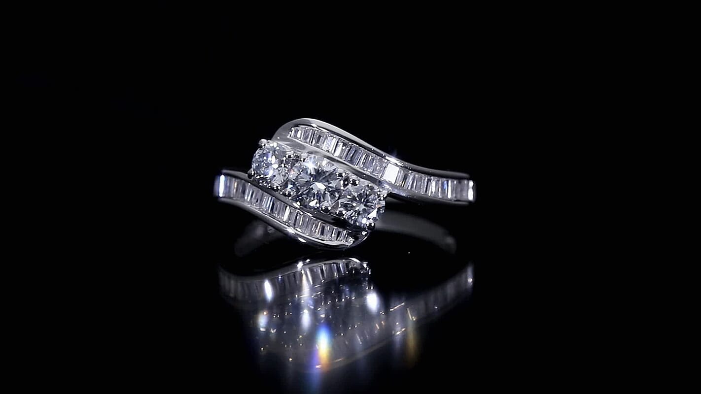 Luxuriant Lab Grown Diamond G-H SI 1.00 ctw Ring in Rhodium Over Sterling Silver (Size 10.0)