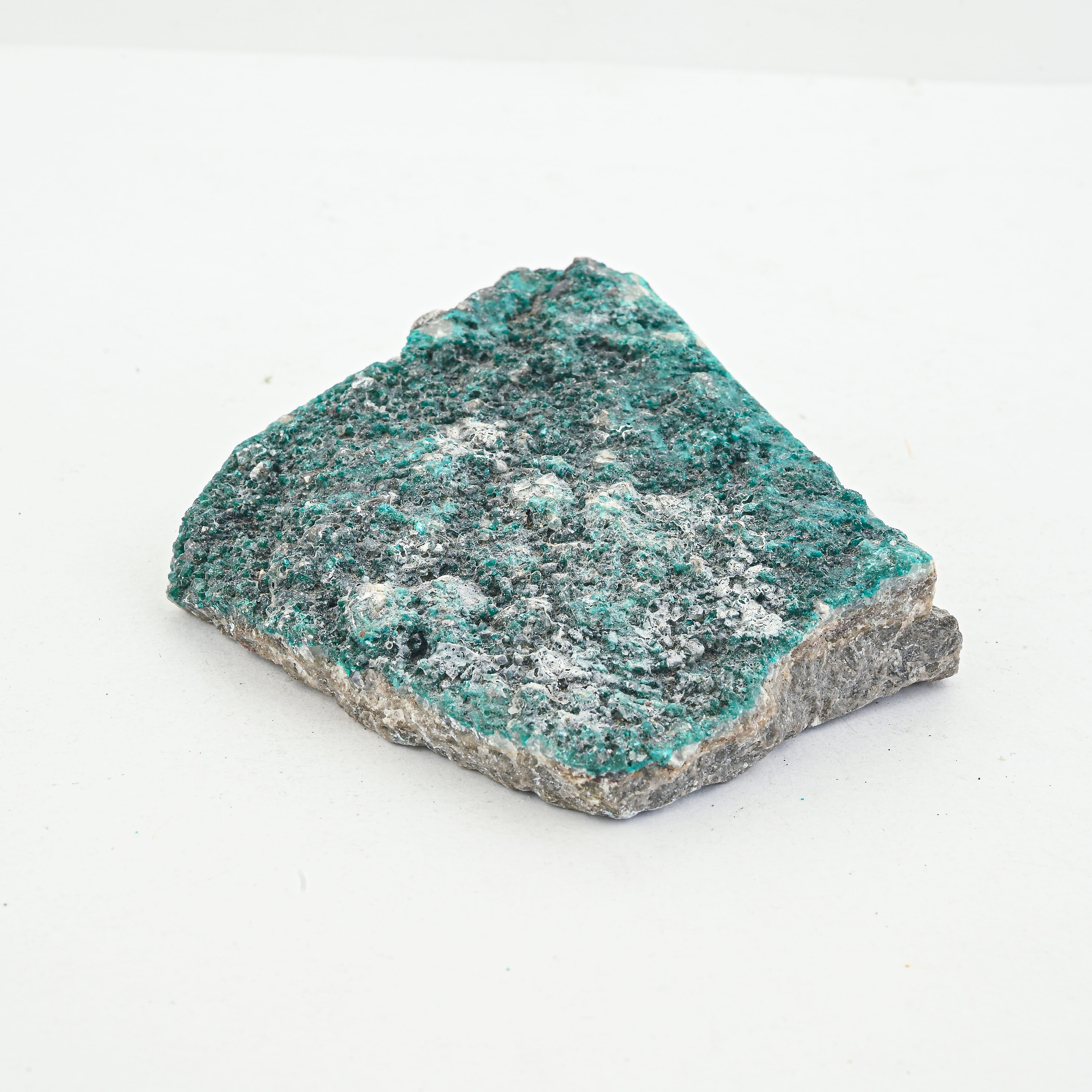 Dioptase Crystal M 950 ctw