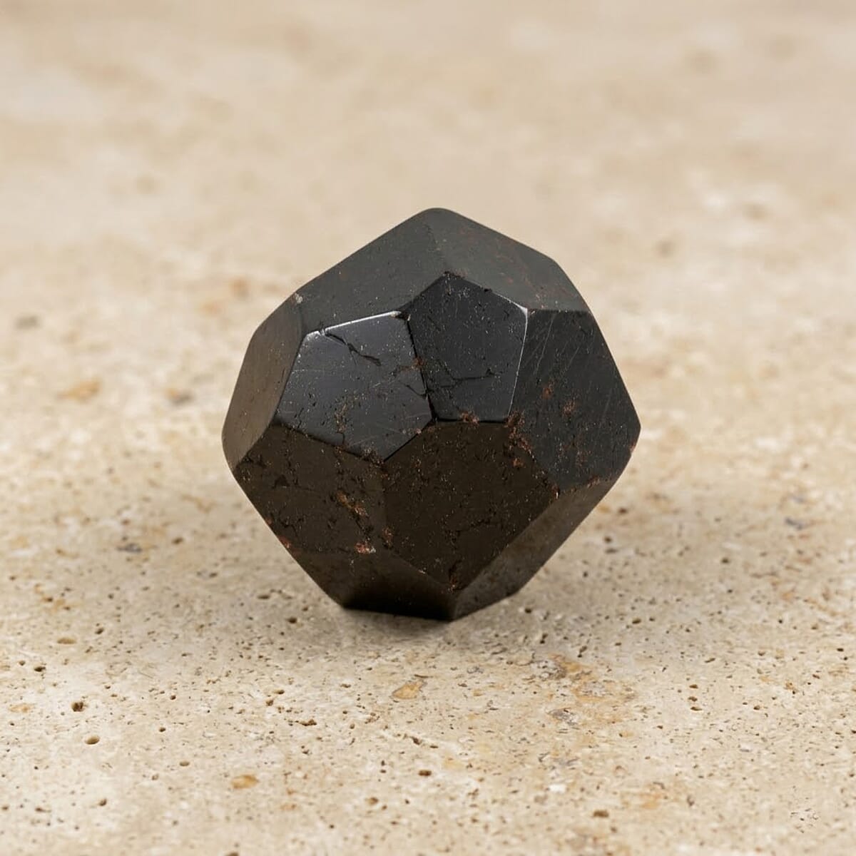 Gem Garnet Faceted XL 590ctw image number 1