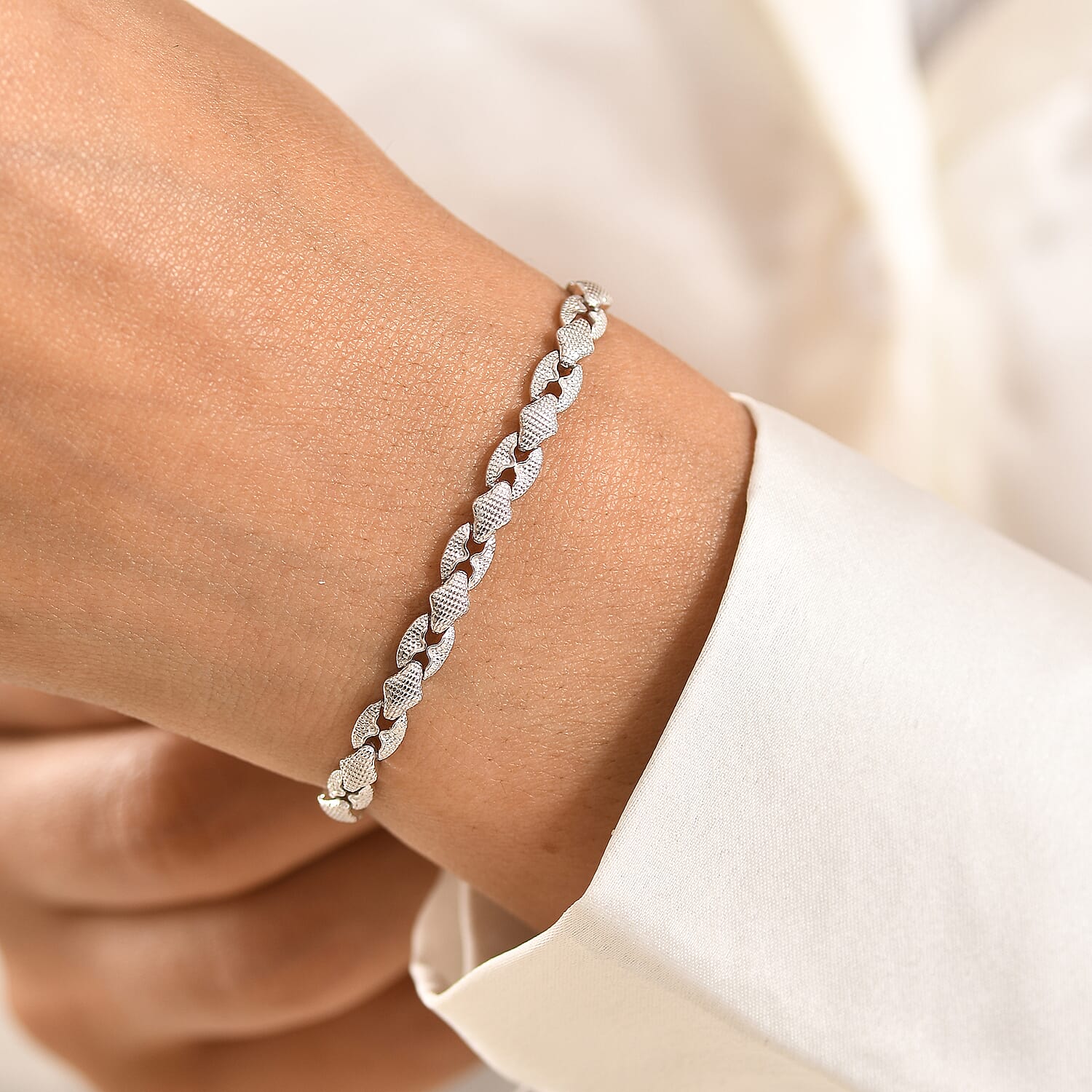 D'Joy Art Deco Bracelet in Rhodium Over Sterling Silver (7.25 In) 7.50 Grams