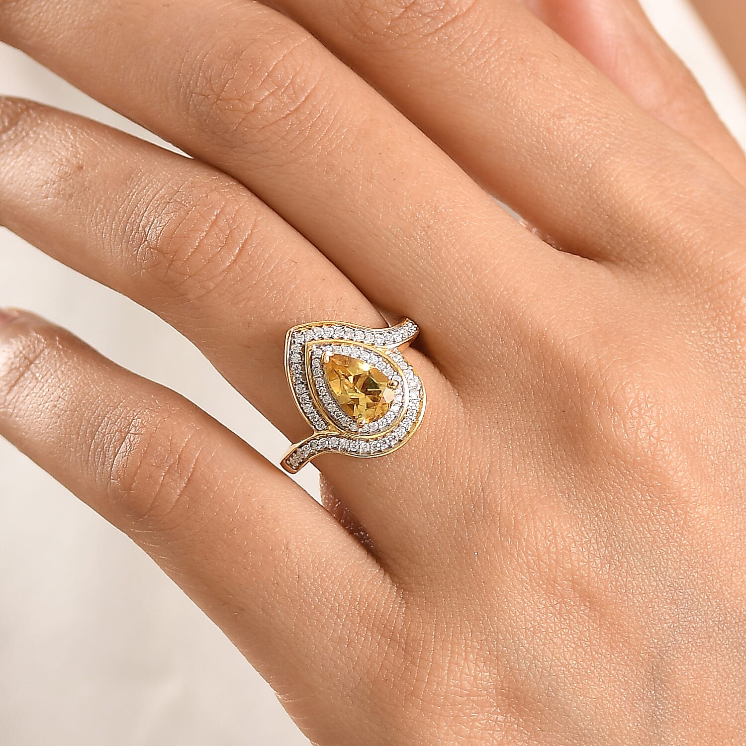 D'Joy AAA Brazilian Heliodor and Moissanite 1.50 ctw Ring in 18K Vermeil Yellow Gold Over Sterling Silver (Size  10.0)