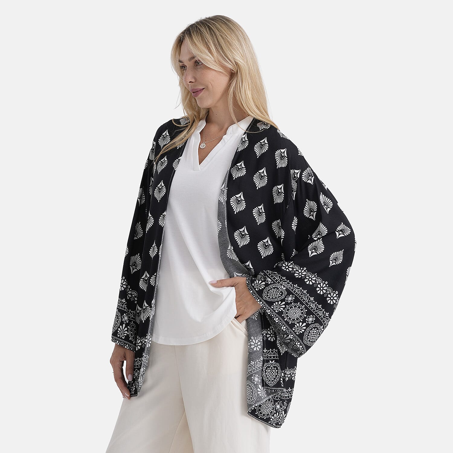 La Marey Black and White Diamond Pattern Short Print Kimono - One Size Fits Most