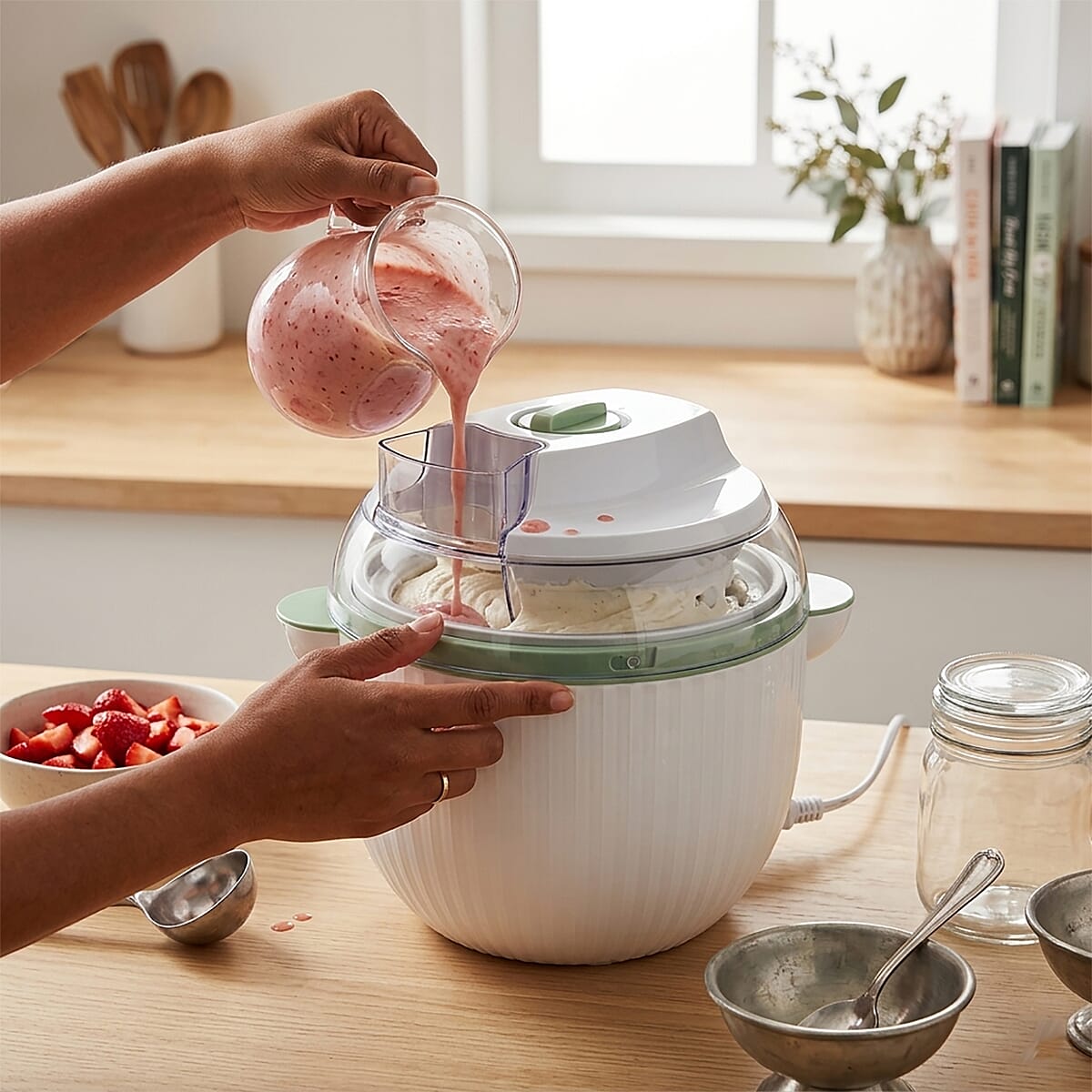 Livmore Green Ice Cream Maker (Capacity 1.65 L) image number 1