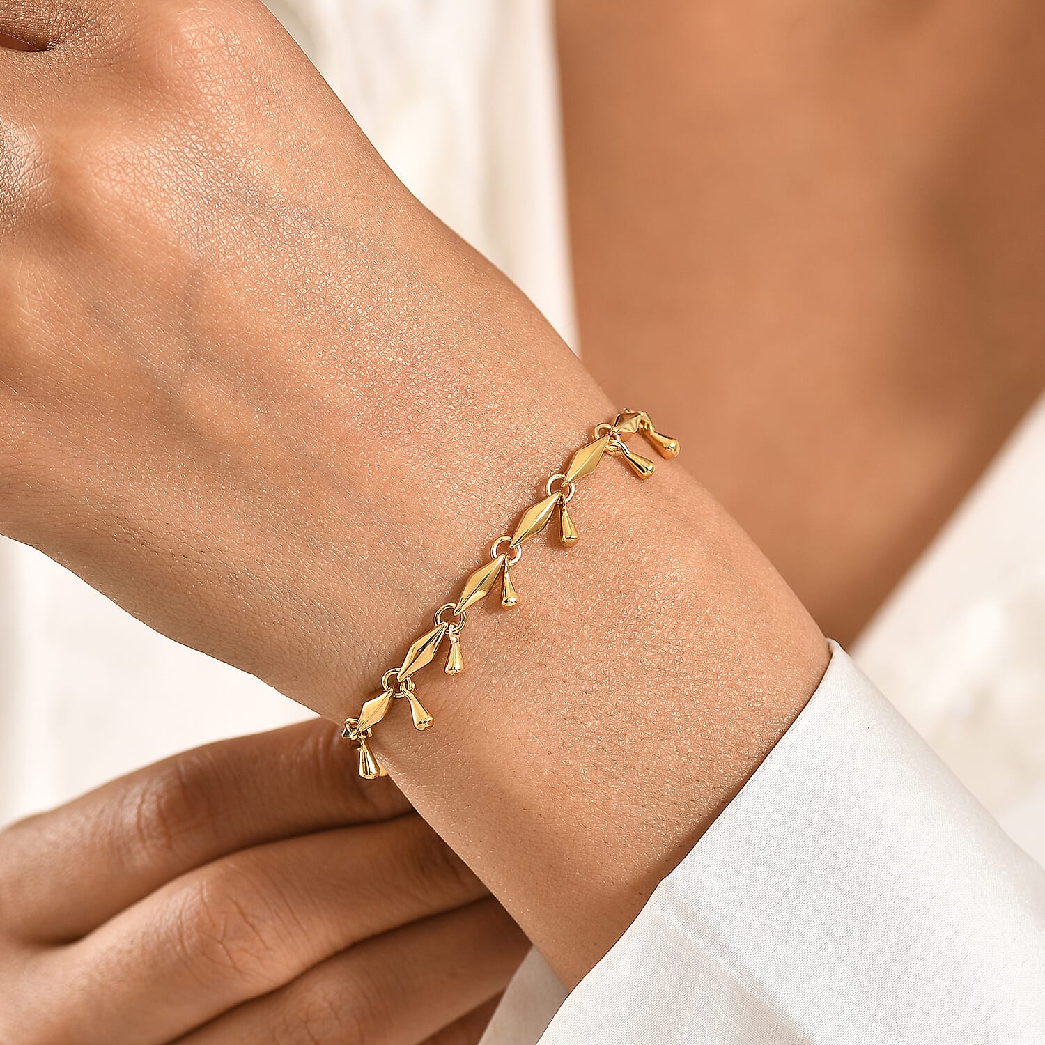 D'Joy Tinkling Bells Bracelet in 18K Vermeil Yellow Gold Over Sterling Silver (6.5-8.5In) 7.90 Grams