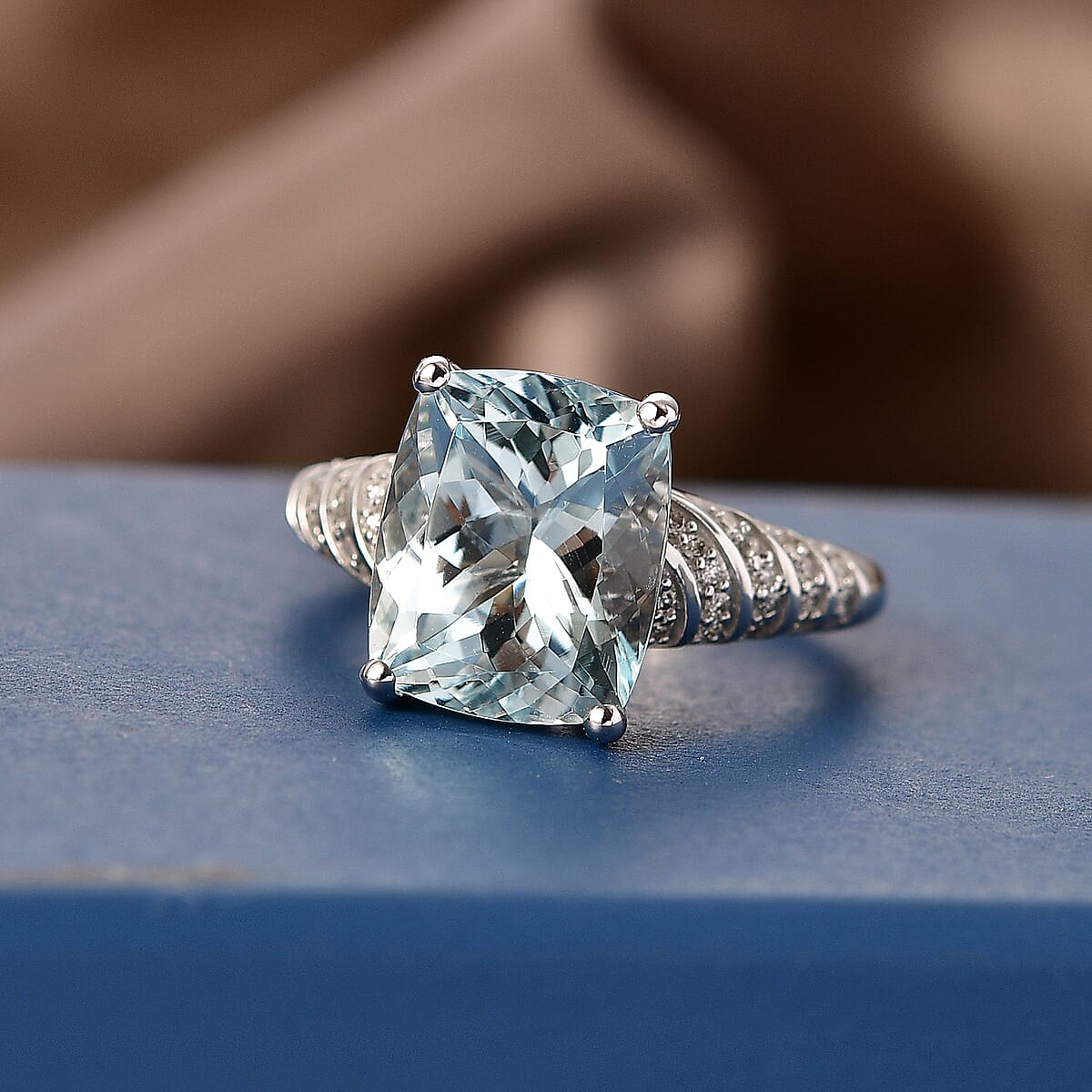 Luxoro Premium Mangoro Santo Aquamarine and Diamond I2 5.35 ctw Ring in 10K White Gold (Size 7.0) 4.28 Grams image number 1
